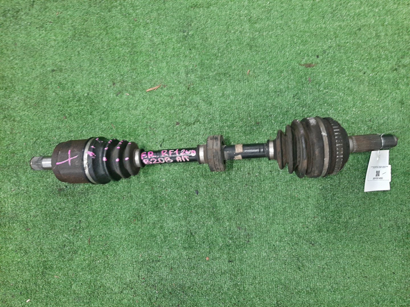 Привод правый передний HONDA S-MX, STEPWGN RH1, RH2, RF1, RF2 B20B 1 ракурс