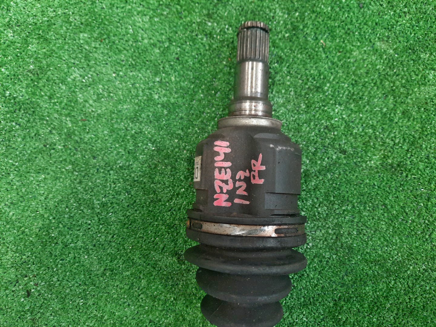 Привод правый передний TOYOTA COROLLA, PREMIO, COROLLA SPACIO, ALLION, COROLLA FIELDER, ALLEX, COROLLA RUNX, WILL VS, COROLLA  AXIO NZE121, NZE120, NZE141, NZT240, NZT260, NZE121N, NZE121G, NZE141G, NZE127 1NZ-FE, 2NZ-FE 3 ракурс