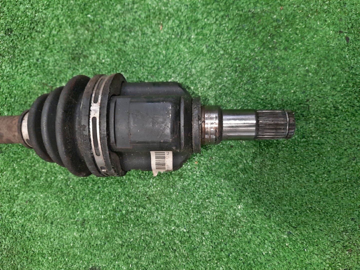 Привод левый передний TOYOTA COROLLA, PREMIO, COROLLA SPACIO, ALLION, COROLLA FIELDER, ALLEX, COROLLA RUNX, WILL VS, COROLLA  AXIO NZE121, NZE120, NZE141, NZT240, NZT260, NZE121N, NZE121G, NZE141G, NZE127 1NZ-FE, 2NZ-FE 3 ракурс