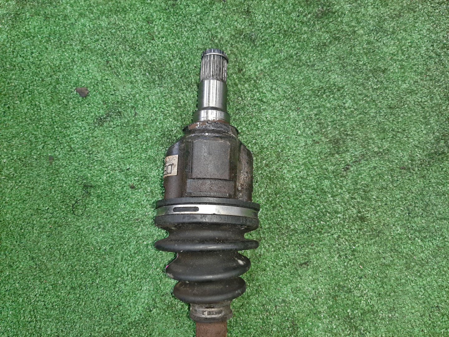 Привод левый передний TOYOTA COROLLA, PREMIO, COROLLA SPACIO, ALLION, COROLLA FIELDER, ALLEX, COROLLA RUNX, WILL VS, COROLLA  AXIO NZE121, NZE120, NZE141, NZT240, NZT260, NZE121N, NZE121G, NZE141G, NZE127 1NZ-FE, 2NZ-FE 3 ракурс