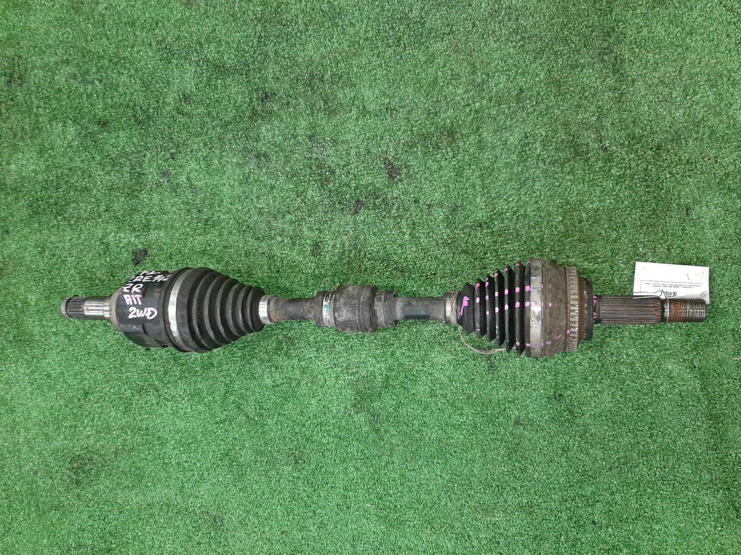 Привод левый передний TOYOTA AXIO, PREMIO, ISIS, WISH, ALLION, COROLLA FIELDER, COROLLA  AXIO, FIELDER ZRE142, ZRT260, ZGM10, ZGM10W, ZGM10G, ZGE20W, ZGE20G, ZRE142G 2ZR-FAE, 2ZR-FE 1 ракурс