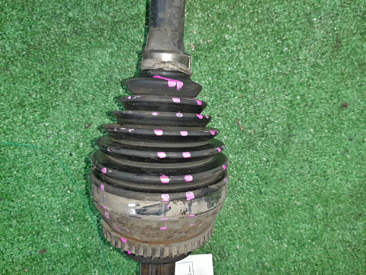 Привод левый передний TOYOTA AXIO, PREMIO, ISIS, WISH, ALLION, COROLLA FIELDER, COROLLA  AXIO, FIELDER ZRE142, ZRT260, ZGM10, ZGM10W, ZGM10G, ZGE20W, ZGE20G, ZRE142G 2ZR-FAE, 2ZR-FE 4 ракурс