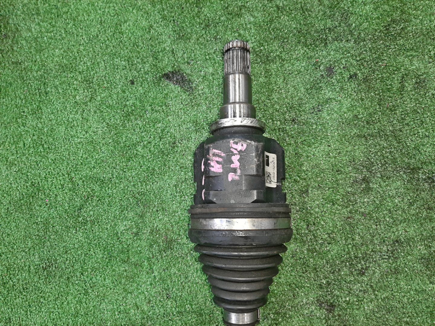 Привод левый передний TOYOTA AXIO, PREMIO, ISIS, WISH, ALLION, COROLLA FIELDER, COROLLA  AXIO, FIELDER ZRE142, ZRT260, ZGM10, ZGM10W, ZGM10G, ZGE20W, ZGE20G, ZRE142G 2ZR-FAE, 2ZR-FE 3 ракурс