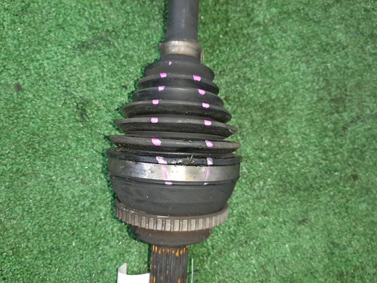 Привод левый передний TOYOTA AXIO, PREMIO, ISIS, WISH, ALLION, COROLLA FIELDER, COROLLA  AXIO, FIELDER ZRE142, ZRT260, ZGM10, ZGM10W, ZGM10G, ZGE20W, ZGE20G, ZRE142G 2ZR-FAE, 2ZR-FE 4 ракурс