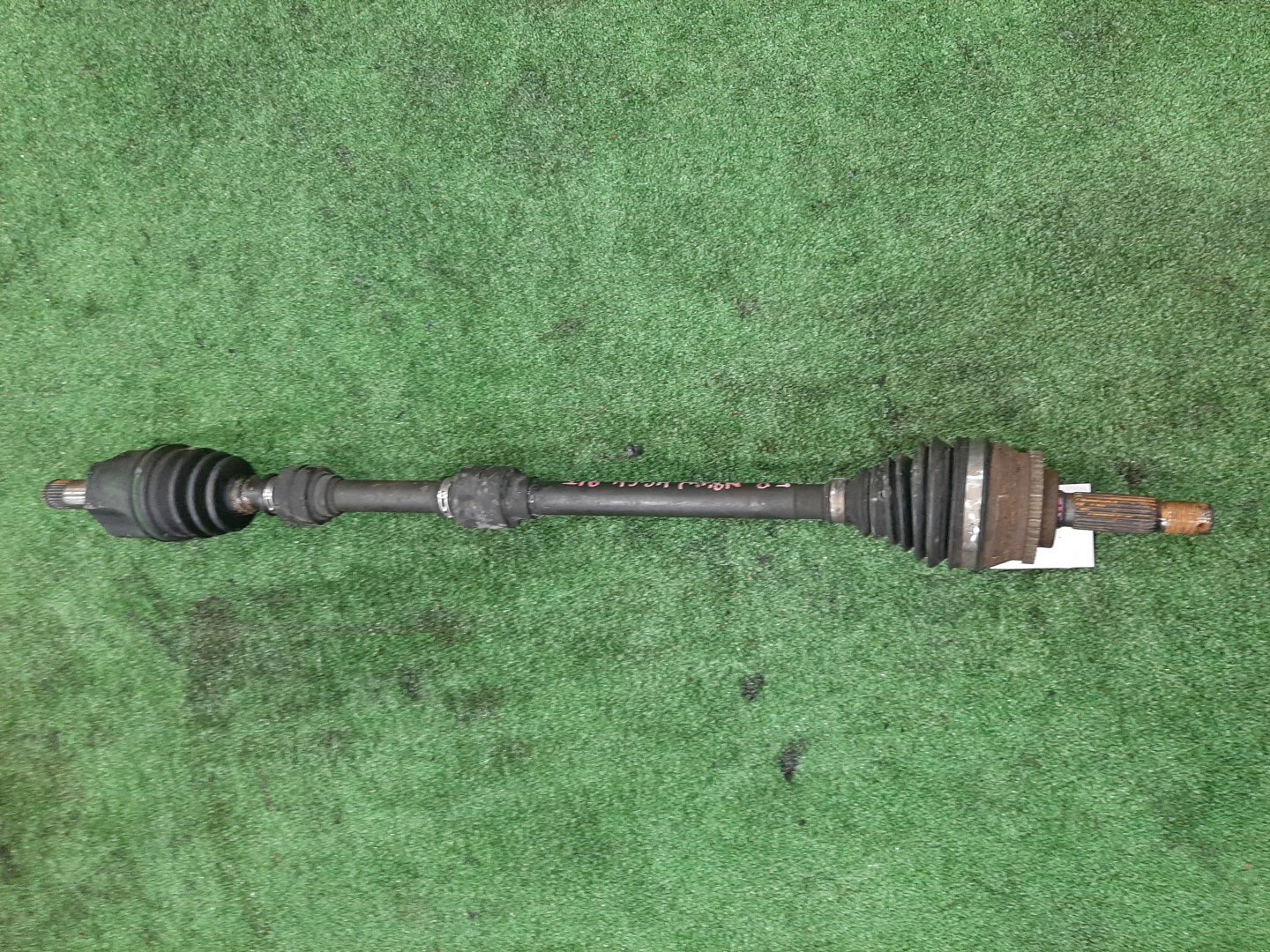 Привод правый передний MITSUBISHI GALANT, CHARIOT GRANDIS, CHARIOT EA3A, N84W 4G64 1 ракурс