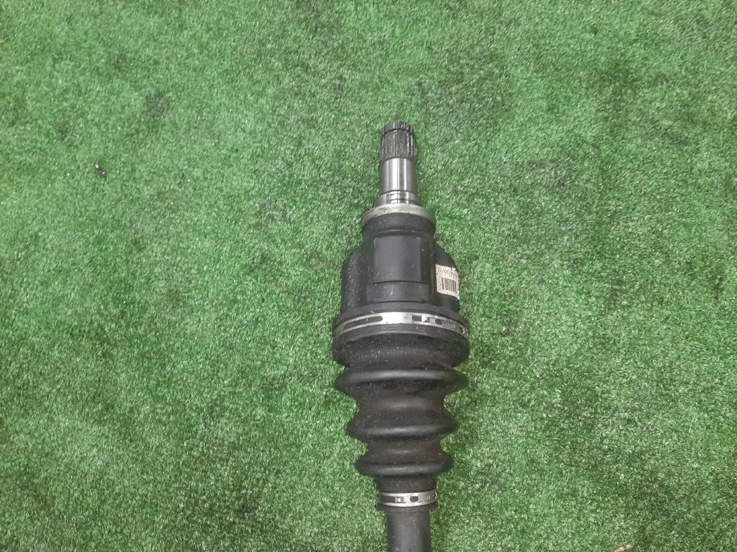 Привод правый передний TOYOTA COROLLA FIELDER, AQUA, COROLLA  AXIO NKE165G, NHP10, NKE165 1NZ-FXE 3 ракурс