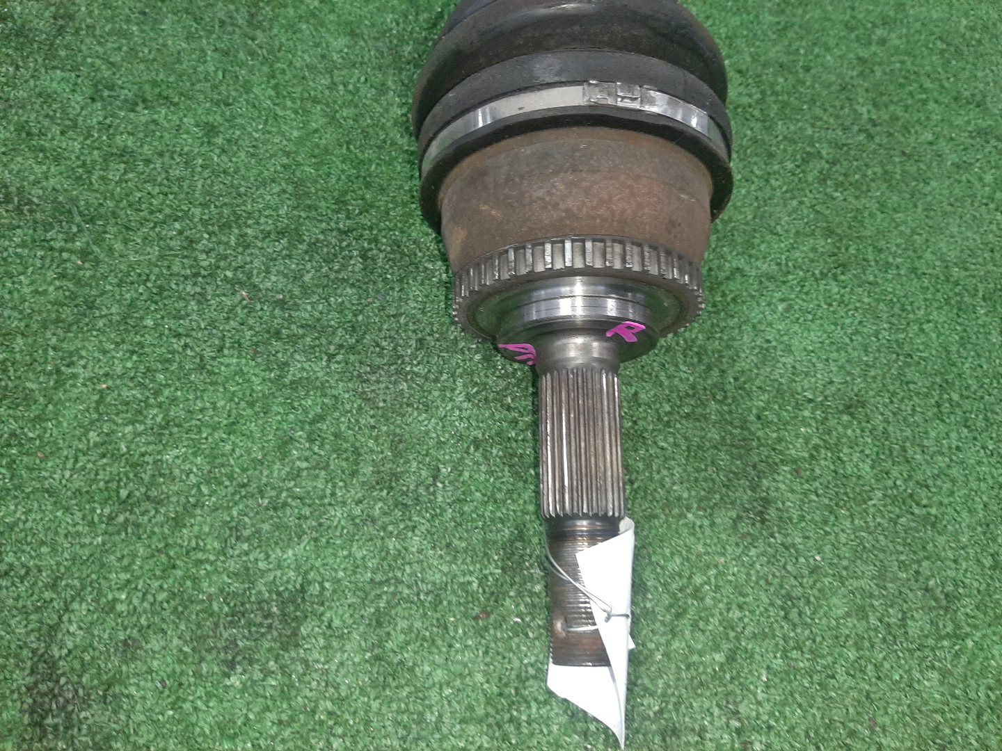 Привод правый передний NISSAN AVENIR, LIBERTY SW11, W11, PW11, PM12 CD20ET, SR20DE 2 ракурс