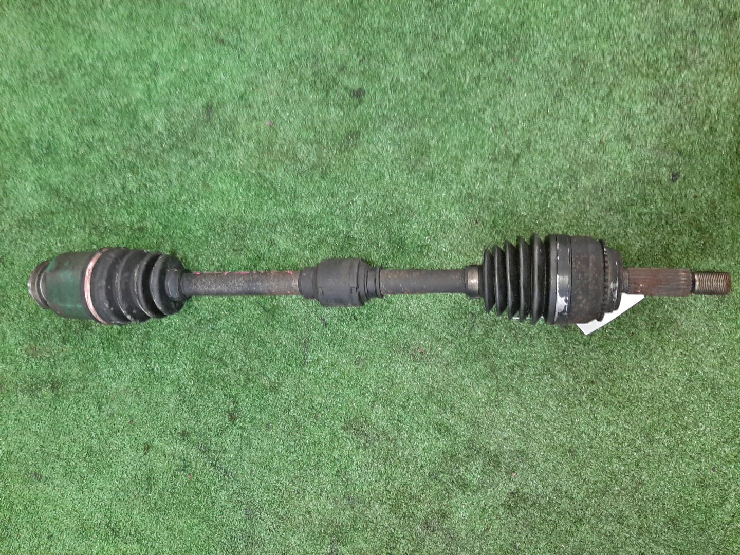 Привод правый передний MITSUBISHI LANCER CEDIA, DION, LANCER CS5W, CS5A, CR6W, CR5W 4G93, 4G94 1 ракурс Привод правый передний MITSUBISHI LANCER CEDIA, DION, LANCER CS5W, CS5A, CR6W, CR5W 4G93, 4G94 1 ракурс