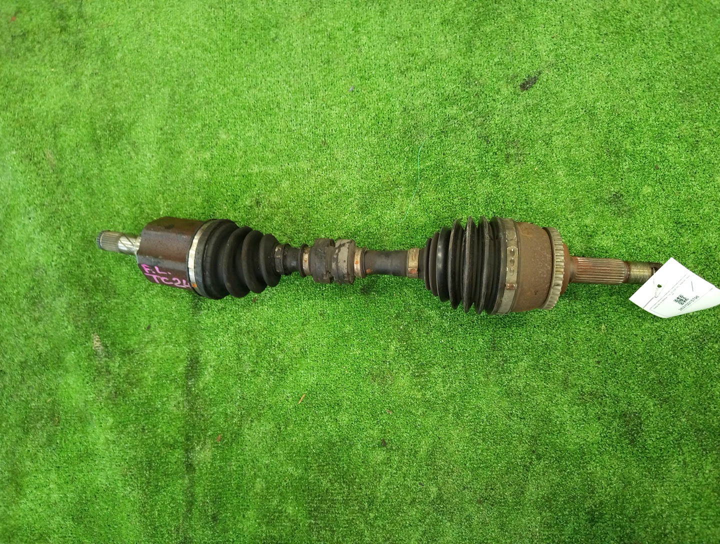 Привод левый передний NISSAN AVENIR, LIBERTY, PRIMERA, SERENA W11, RW11, RM12, HP12, TNC24, TC24, RC24 QR20DE, SR20VE, QR25DE 1 ракурс
