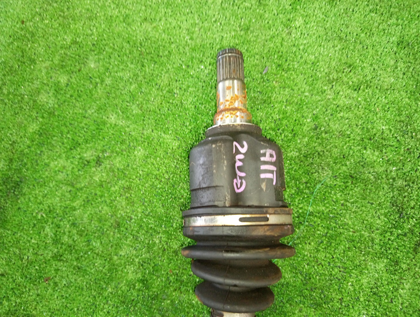 Привод левый передний TOYOTA COROLLA, PREMIO, COROLLA SPACIO, ALLION, COROLLA FIELDER, ALLEX, COROLLA RUNX, WILL VS, COROLLA  AXIO NZE121, NZE120, NZE141, NZT240, NZT260, NZE121N, NZE121G, NZE141G, NZE127 1NZ-FE, 2NZ-FE 3 ракурс