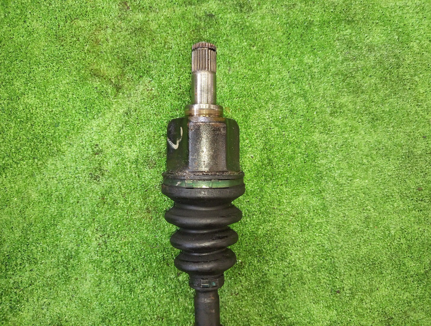 Привод левый передний MITSUBISHI LANCER CEDIA, DION, LANCER, MIRAGE DINGO CS2A, CS5W, CS5A, CR6W, CR5W, CS2W, CS2V, CQ1A, CQ2A, CQ5A 4G15, 4G93, 4G94, 4G13 3 ракурс