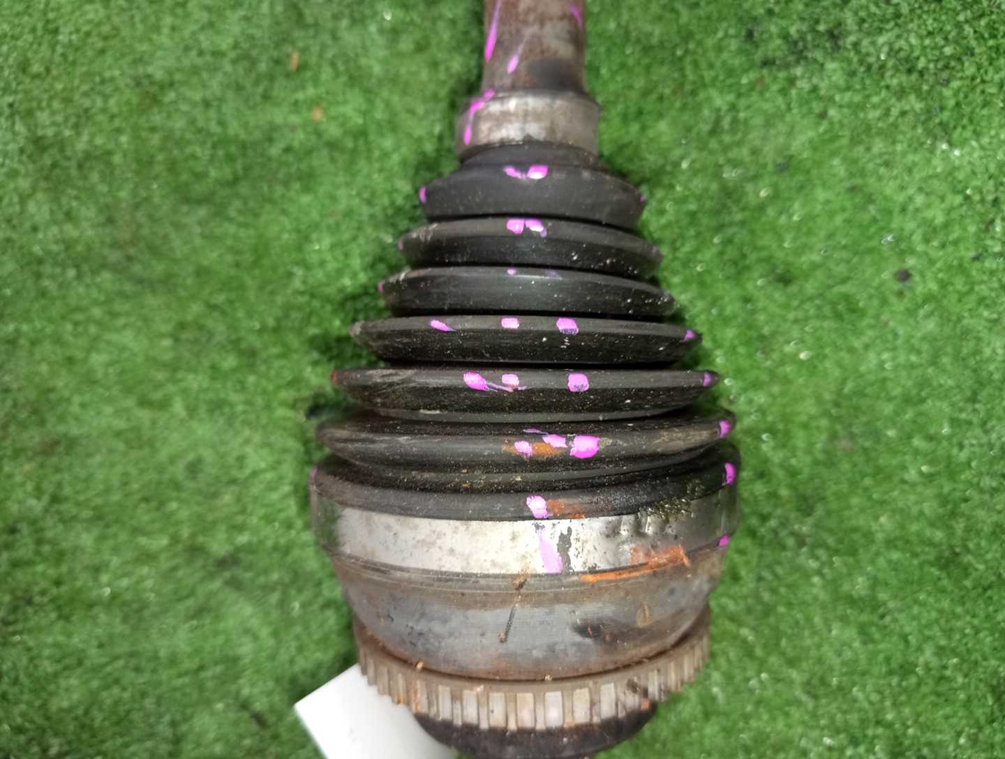 Привод левый передний TOYOTA AXIO, PREMIO, ISIS, WISH, ALLION, COROLLA FIELDER, COROLLA  AXIO, FIELDER ZRE142, ZRT260, ZGM10, ZGM10W, ZGM10G, ZGE20W, ZGE20G, ZRE142G 2ZR-FAE, 2ZR-FE 4 ракурс