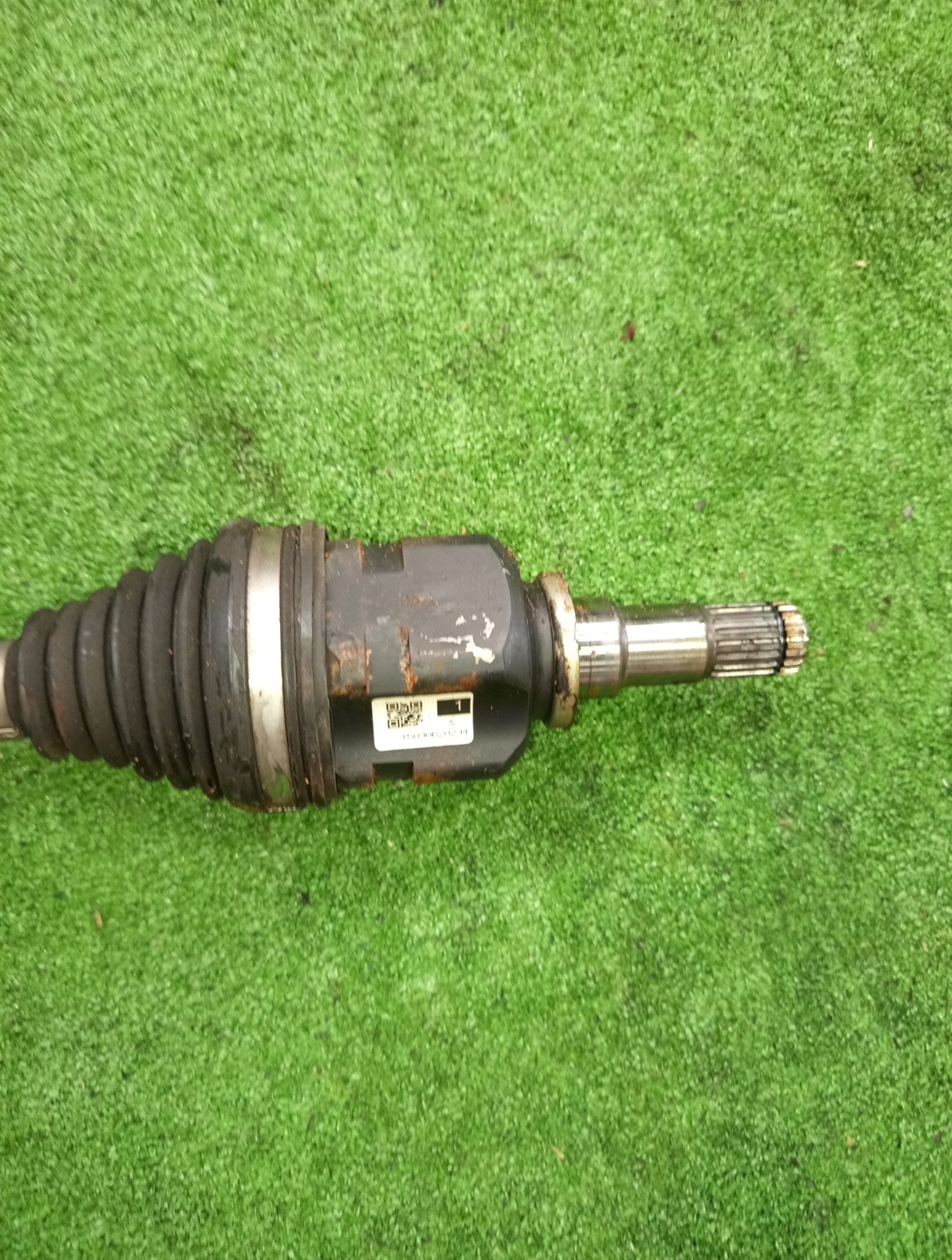 Привод левый передний TOYOTA AXIO, PREMIO, ISIS, WISH, ALLION, COROLLA FIELDER, COROLLA  AXIO, FIELDER ZRE142, ZRT260, ZGM10, ZGM10W, ZGM10G, ZGE20W, ZGE20G, ZRE142G 2ZR-FAE, 2ZR-FE 3 ракурс