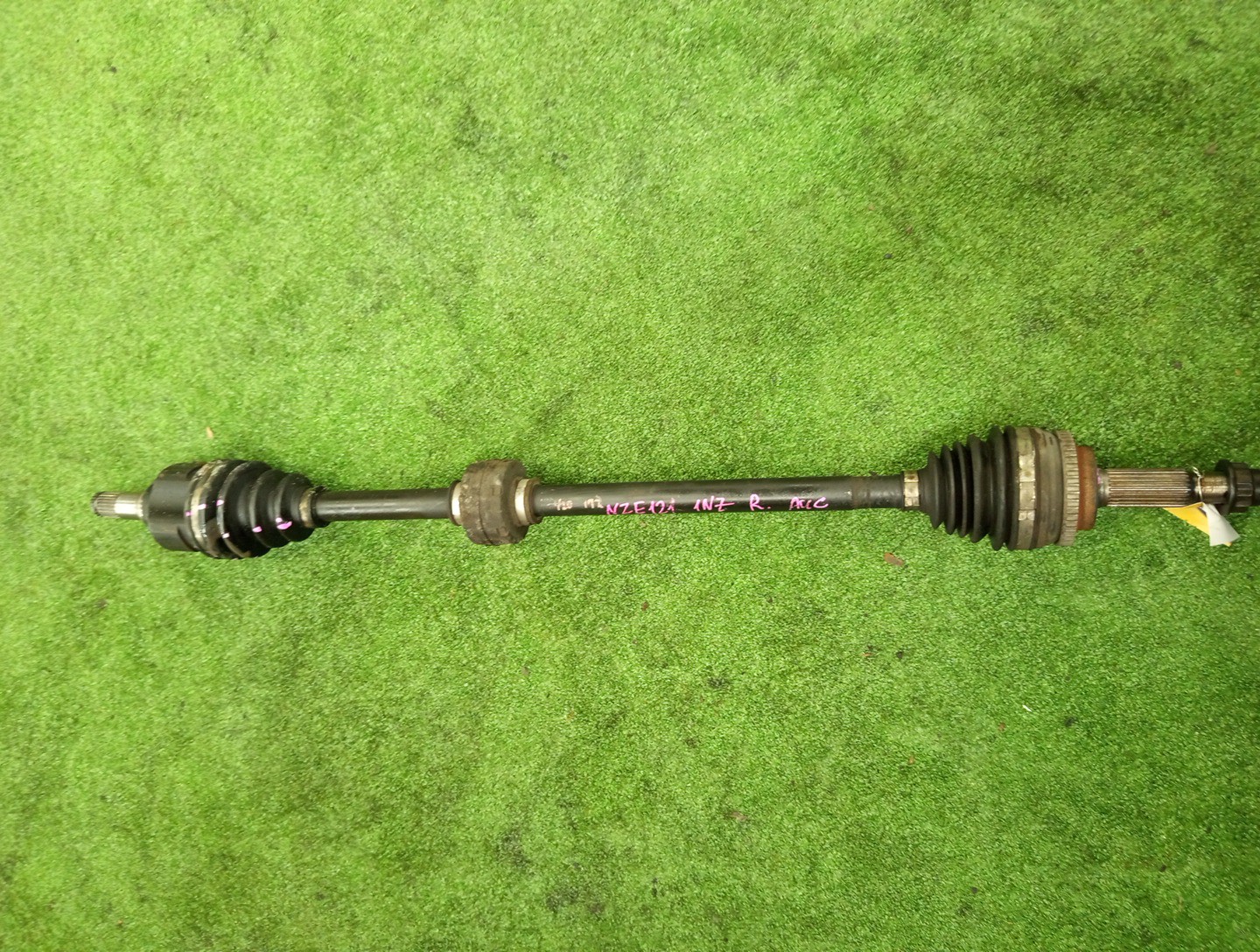 Привод правый передний TOYOTA COROLLA, PREMIO, COROLLA SPACIO, ALLION, COROLLA FIELDER, ALLEX, COROLLA RUNX, WILL VS, COROLLA  AXIO NZE121, NZE120, NZE141, NZT240, NZT260, NZE121N, NZE121G, NZE141G, NZE127 1NZ-FE, 2NZ-FE 1 ракурс