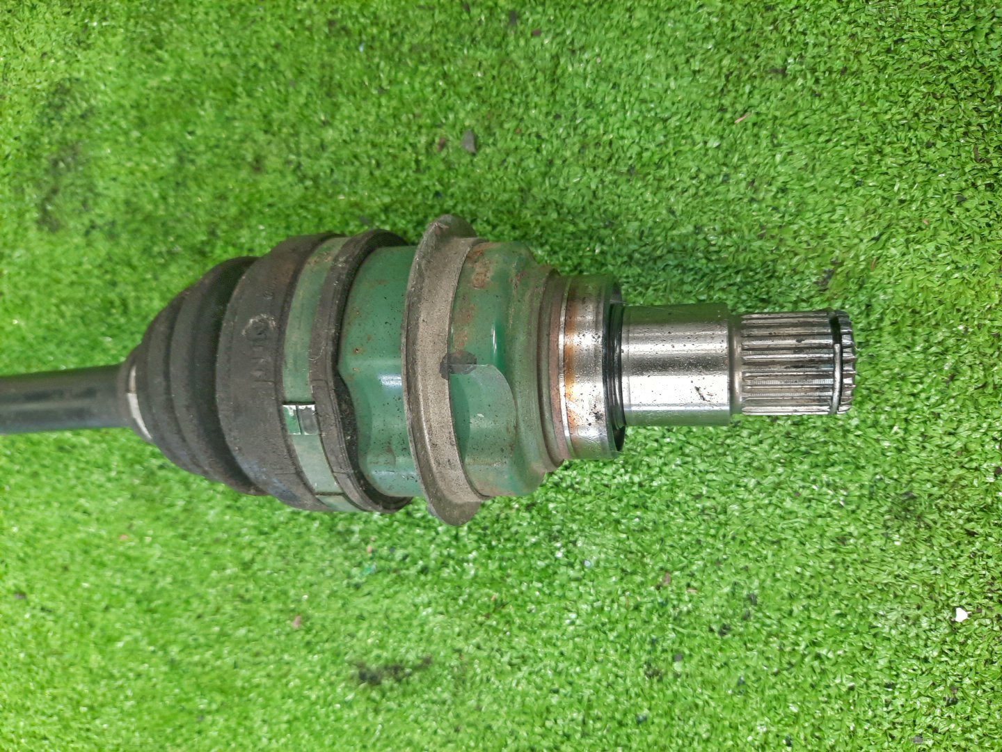 Привод левый передний TOYOTA PASSO, BB, DEX, BOON, COO KGC30, KGC35, QNC20, QNC21, M401F, M600S, M610S, M401S, M402S 1KR-FE, K3-VE, 3SZ-VE 3 ракурс