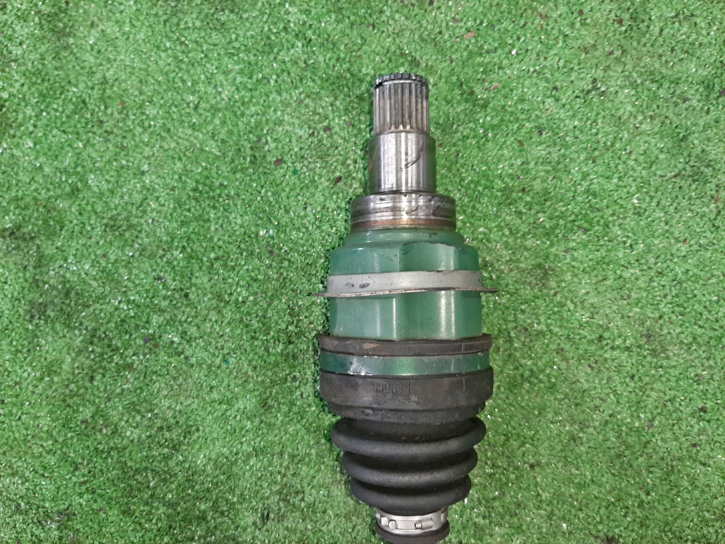 Привод левый передний TOYOTA TANK M900A 1KR-FE 3 ракурс