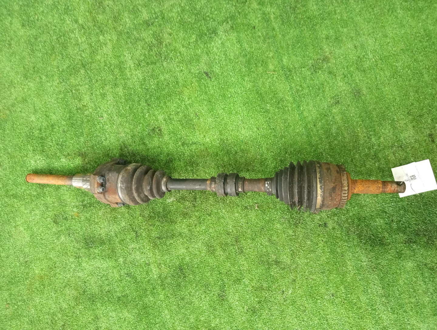 Привод правый передний NISSAN AVENIR, LIBERTY, SERENA PNW11, PNM12, PNC24, VNC24 SR20DE, SR20DET, YD25DDTI 1 ракурс