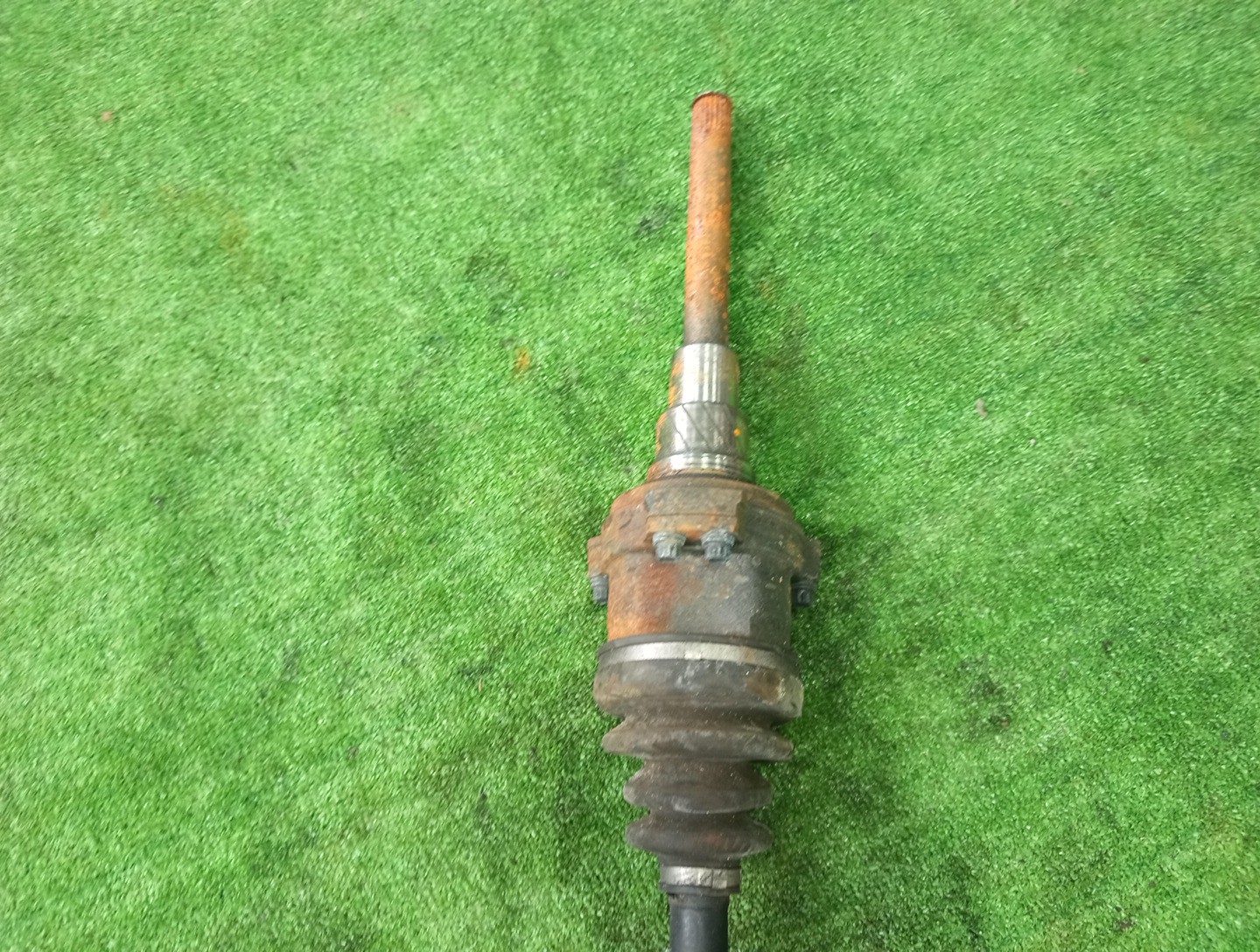 Привод правый передний NISSAN AVENIR, LIBERTY, SERENA PNW11, PNM12, PNC24, VNC24 SR20DE, SR20DET, YD25DDTI 3 ракурс