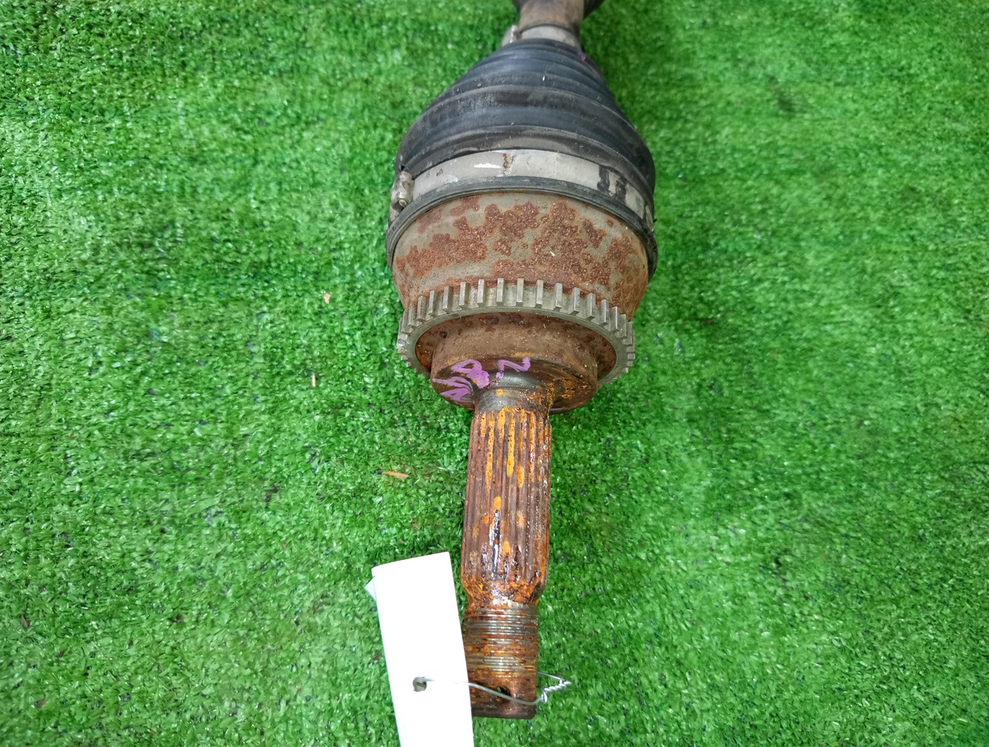 Привод левый передний MITSUBISHI GALANT, CHARIOT GRANDIS, CHARIOT EA3A, N84W 4G64 2 ракурс
