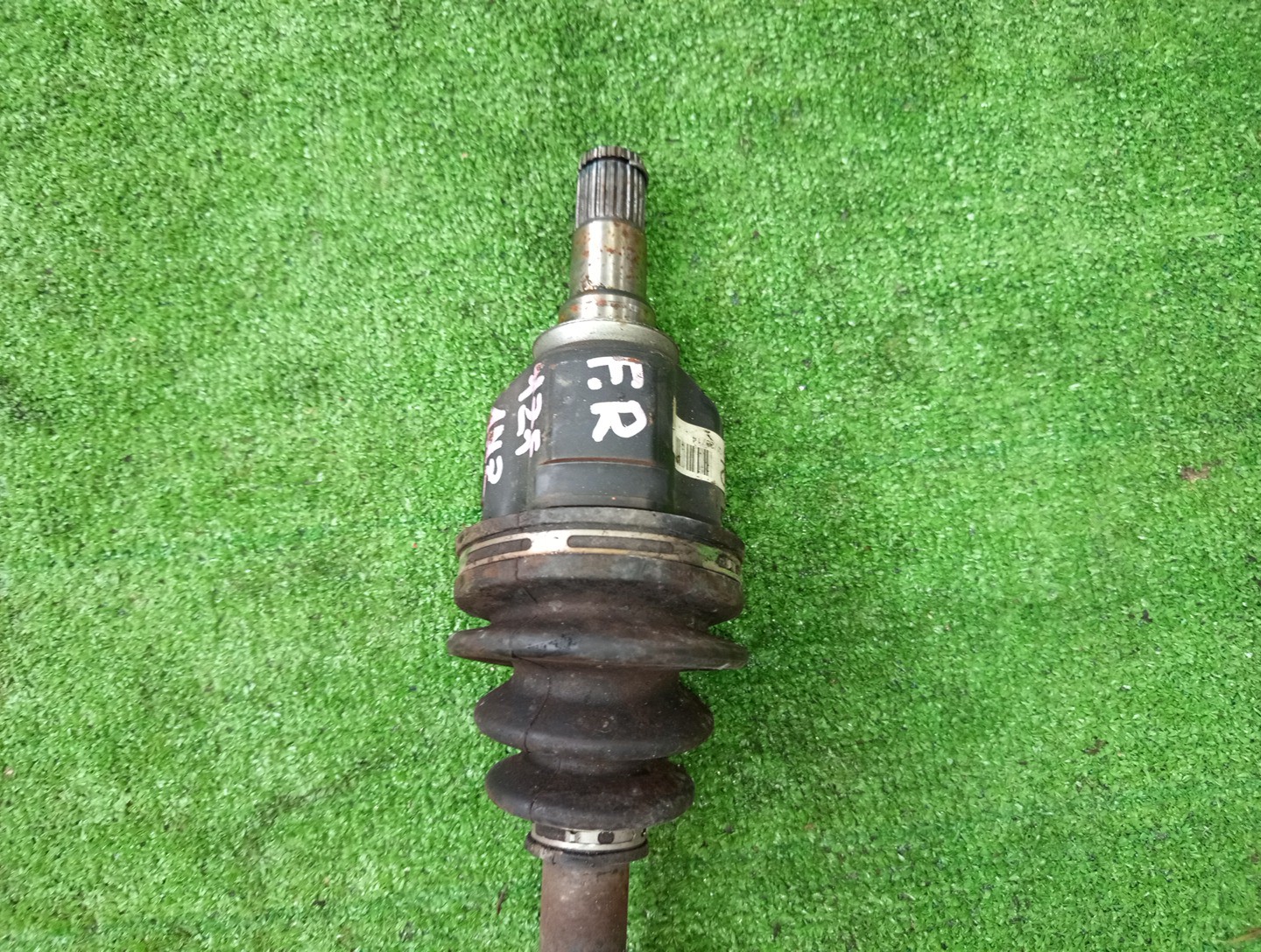 Привод левый передний TOYOTA COROLLA, PREMIO, COROLLA SPACIO, ALLION, COROLLA FIELDER, ALLEX, COROLLA RUNX, WILL VS, COROLLA  AXIO NZE121, NZE120, NZE141, NZT240, NZT260, NZE121N, NZE121G, NZE141G, NZE127 1NZ-FE, 2NZ-FE 3 ракурс
