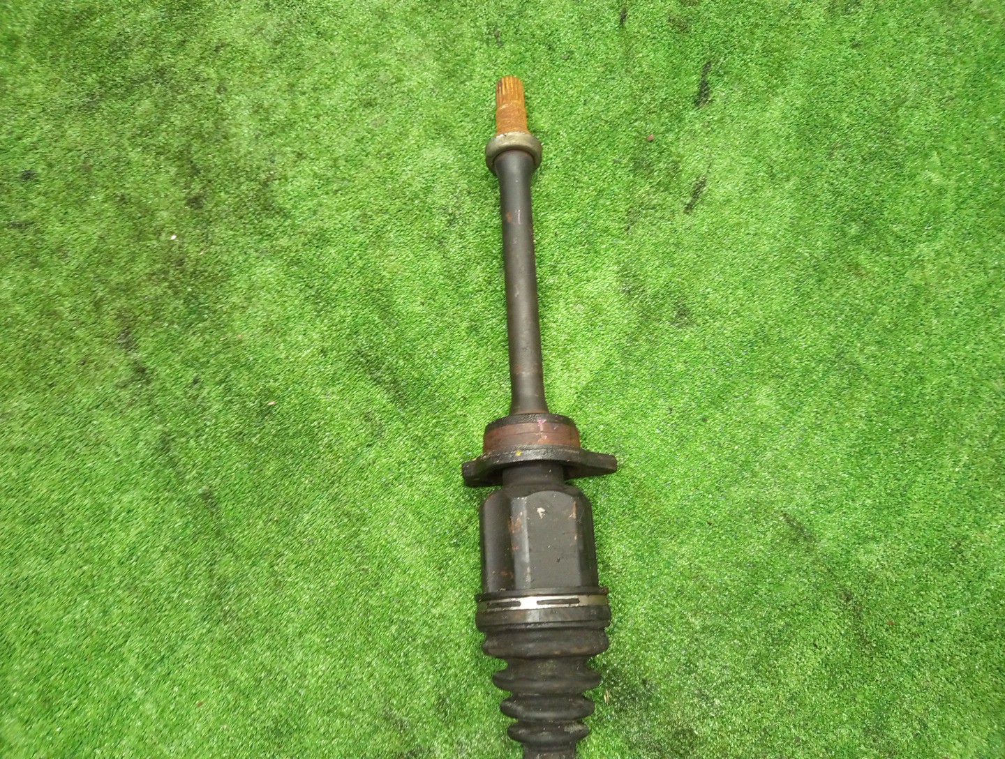 Привод правый передний TOYOTA ISIS ANM10W 1AZ-FSE 3 ракурс