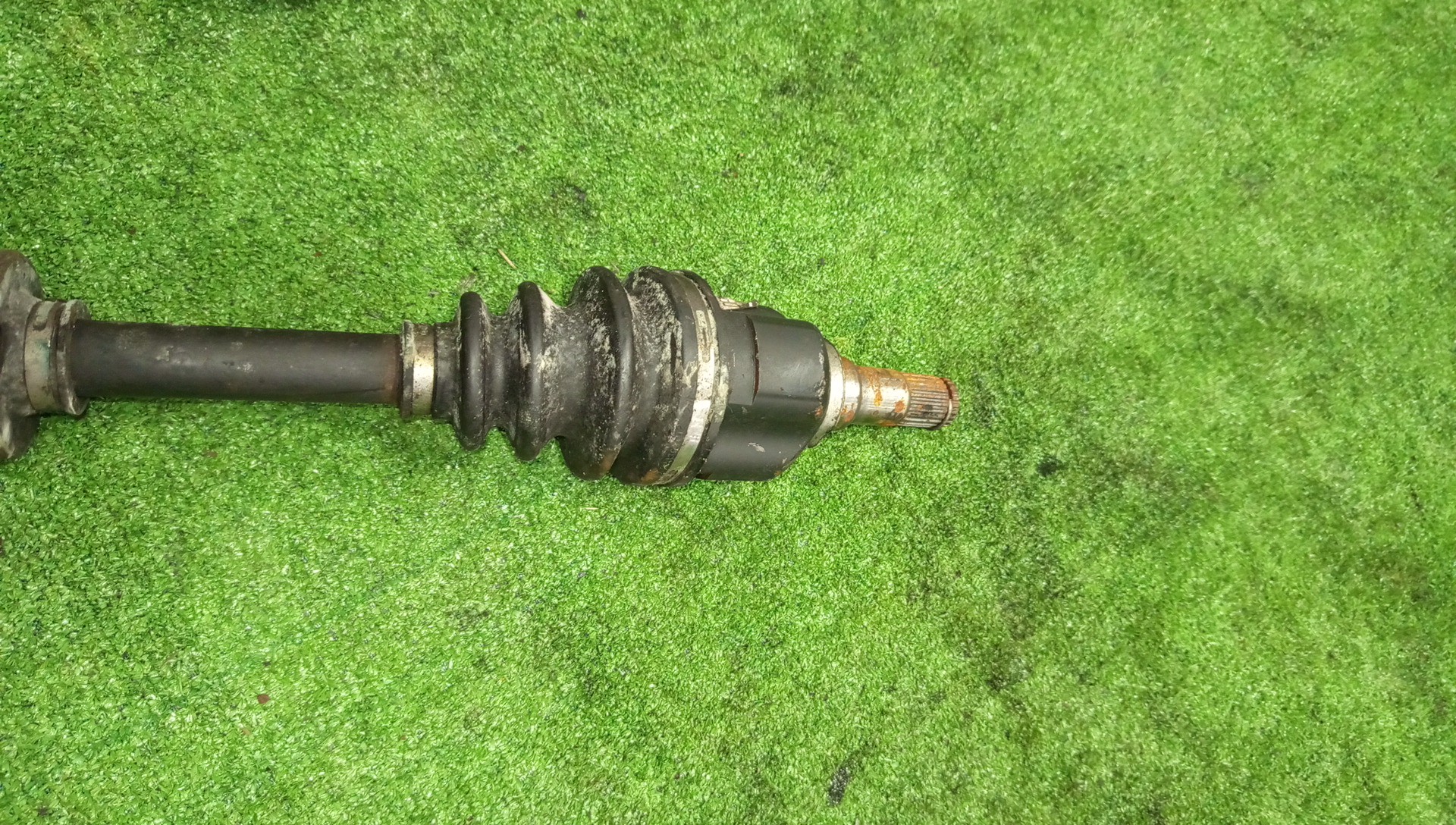 Привод правый передний TOYOTA IST, VITZ, COROLLA FIELDER, RACTIS, PORTE, SPADE, COROLLA  AXIO NCP110, NCP131, NZE161G, NCP120, NCP122, NCP141, NZE161 1NZ-FE 3 ракурс