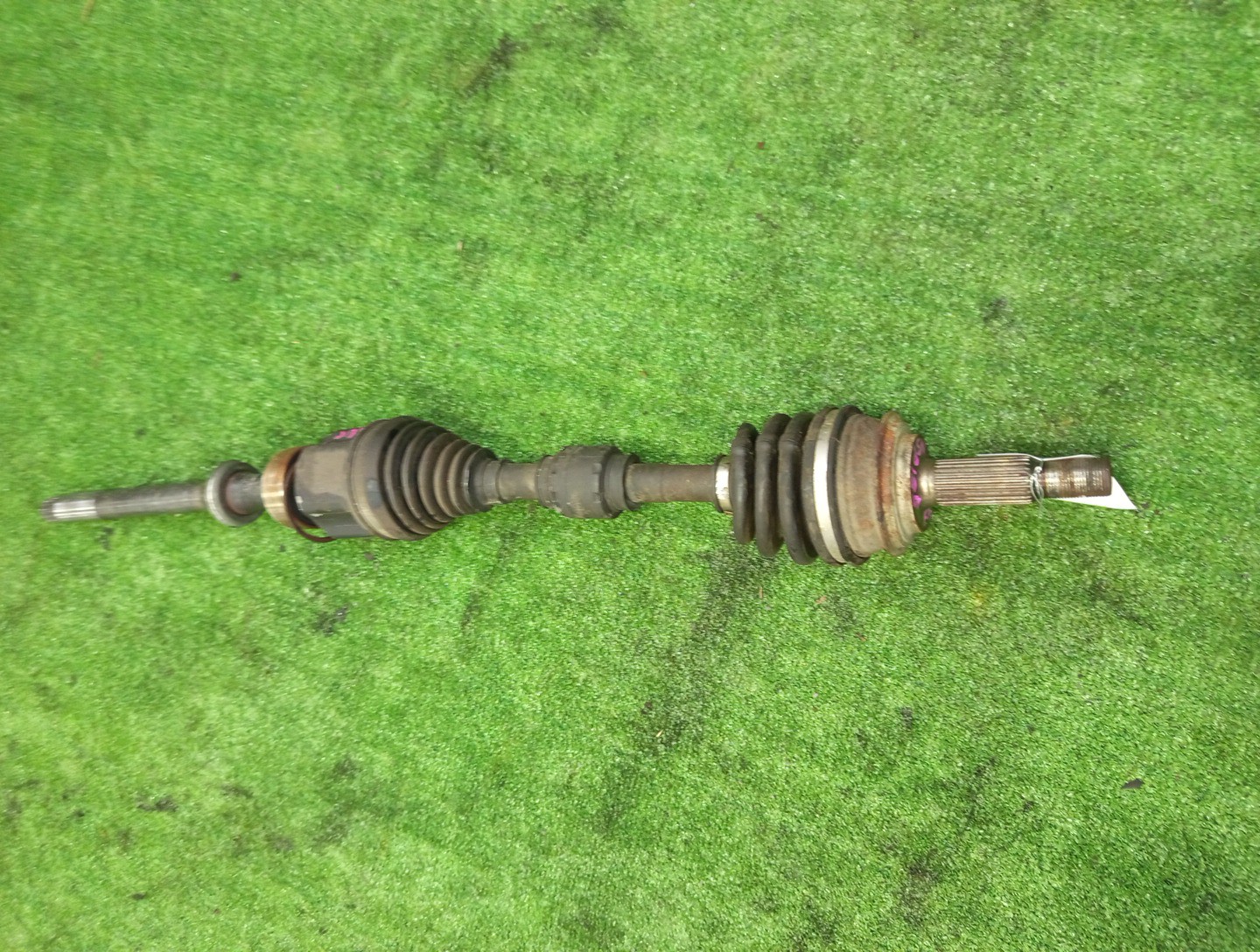 Привод правый передний TOYOTA VITZ NSP135 1NR-FE 1 ракурс