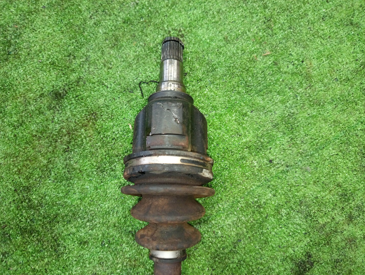 Привод левый передний TOYOTA COROLLA, PREMIO, COROLLA SPACIO, ALLION, COROLLA FIELDER, ALLEX, COROLLA RUNX, WILL VS, COROLLA  AXIO NZE121, NZE120, NZE141, NZT240, NZT260, NZE121N, NZE121G, NZE141G, NZE127 1NZ-FE, 2NZ-FE 3 ракурс