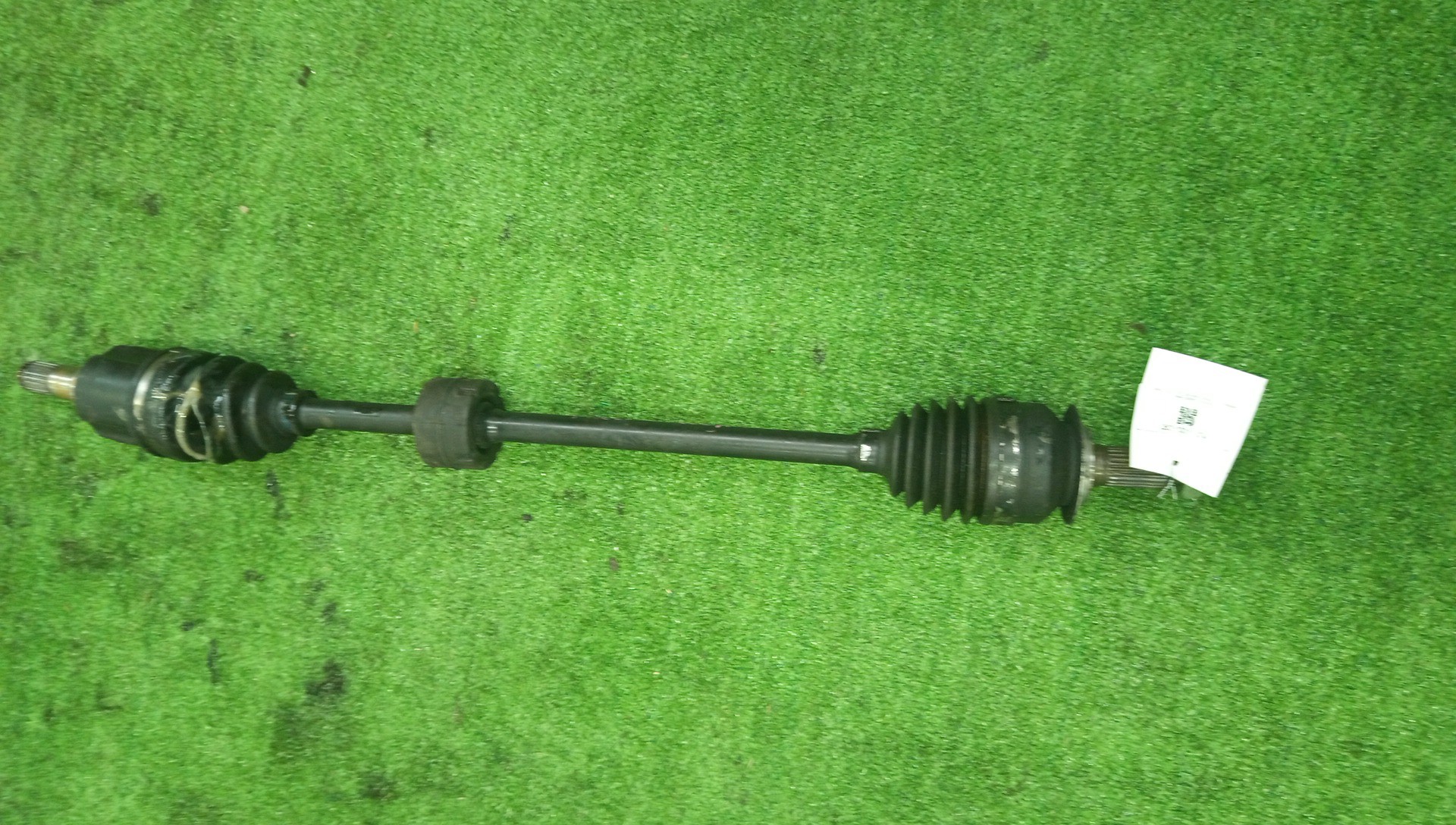 Привод правый передний SUZUKI HUSTLER MR31S R06AT 1 ракурс