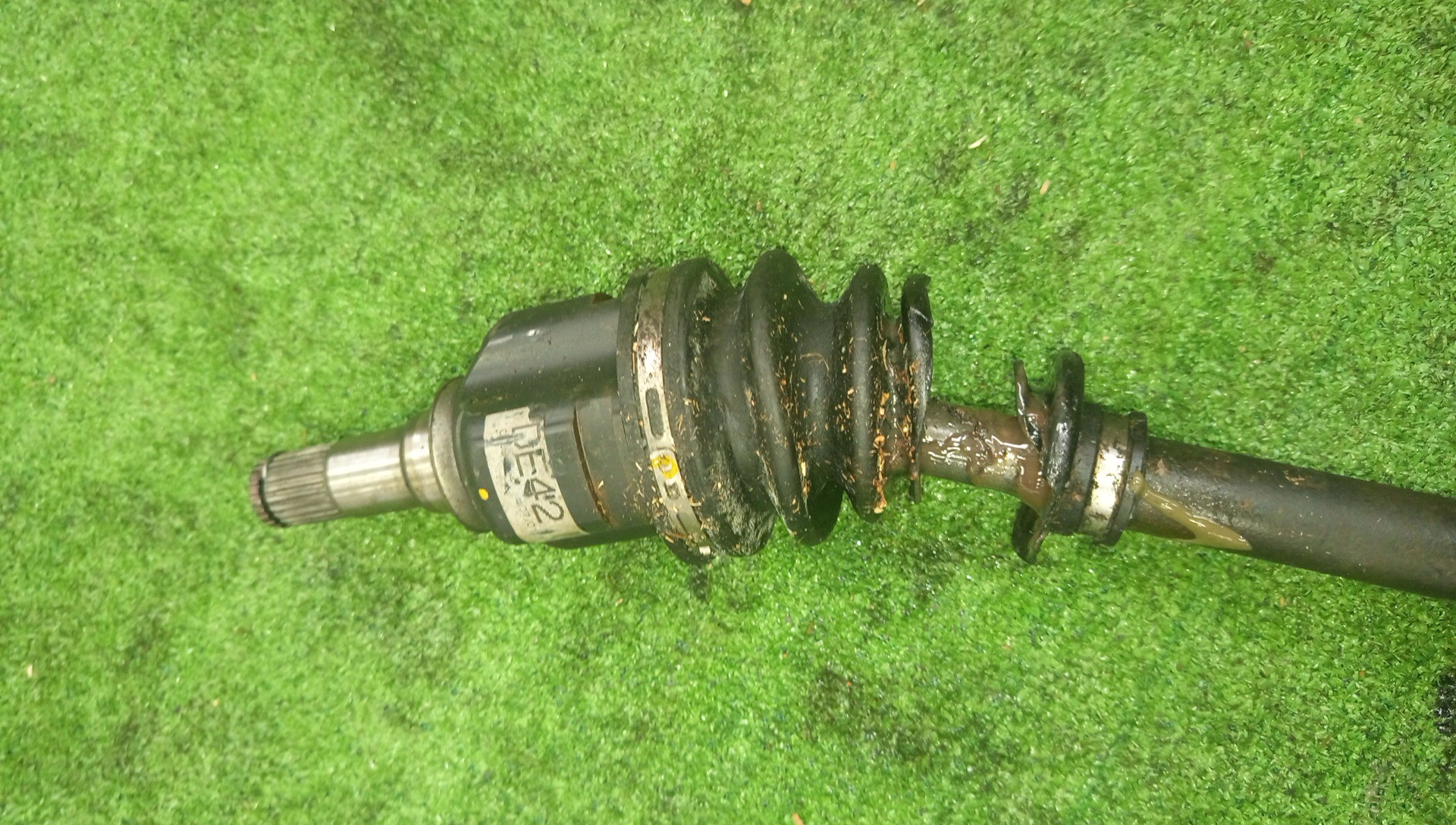 Привод правый передний TOYOTA COROLLA, PREMIO, COROLLA SPACIO, ALLION, COROLLA FIELDER, ALLEX, COROLLA RUNX, WILL VS, COROLLA  AXIO NZE121, NZE120, NZE141, NZT240, NZT260, NZE121N, NZE121G, NZE141G, NZE127 1NZ-FE, 2NZ-FE 3 ракурс