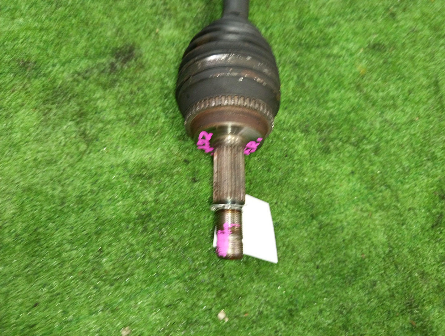 Привод правый передний TOYOTA PREMIO, ISIS, WISH, ALLION, COROLLA FIELDER, COROLLA  AXIO ZRT260, ZGM10, ZGM10W, ZGM10G, ZGE20W, ZGE20G, ZRE142G, ZRE142 2ZR-FAE, 2ZR-FE 2 ракурс