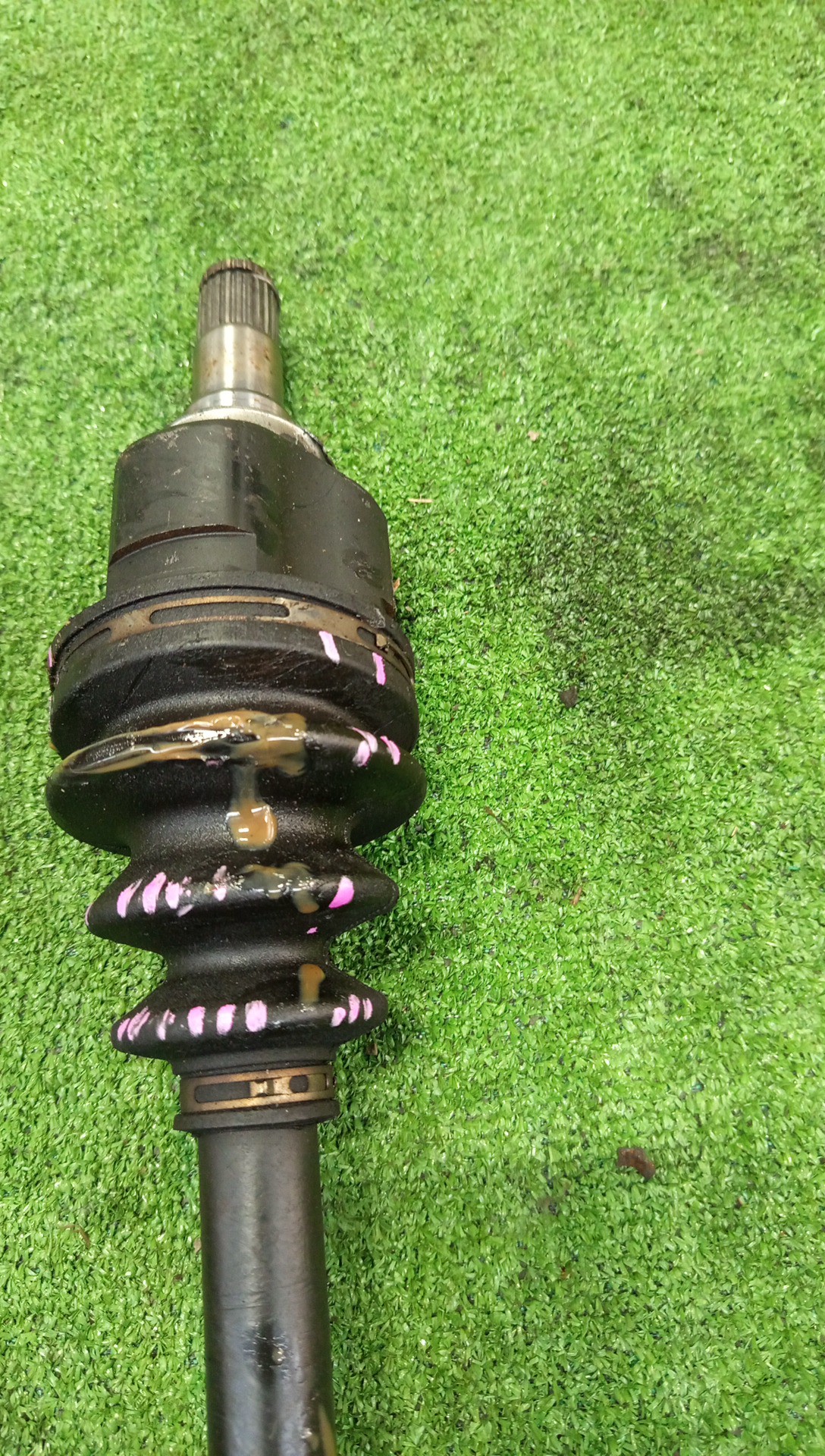 Привод правый передний TOYOTA IST, VITZ, COROLLA FIELDER, RACTIS, PORTE, SPADE, COROLLA  AXIO NCP110, NCP131, NZE161G, NCP120, NCP122, NCP141, NZE161 1NZ-FE 3 ракурс