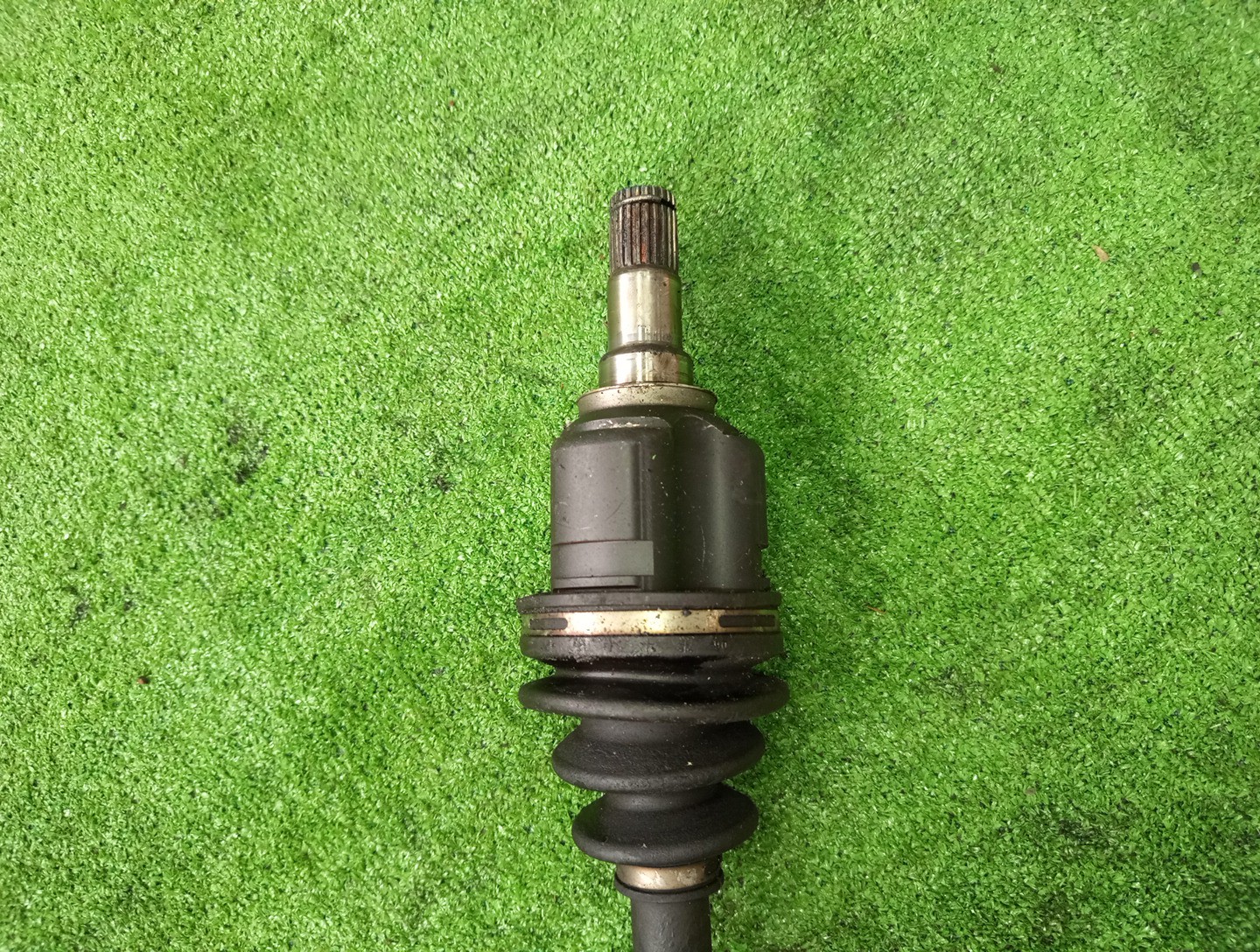 Привод правый передний TOYOTA COROLLA, PREMIO, COROLLA SPACIO, ALLION, COROLLA FIELDER, ALLEX, COROLLA RUNX, WILL VS, COROLLA  AXIO NZE121, NZE120, NZE141, NZT240, NZT260, NZE121N, NZE121G, NZE141G, NZE127 1NZ-FE, 2NZ-FE 3 ракурс