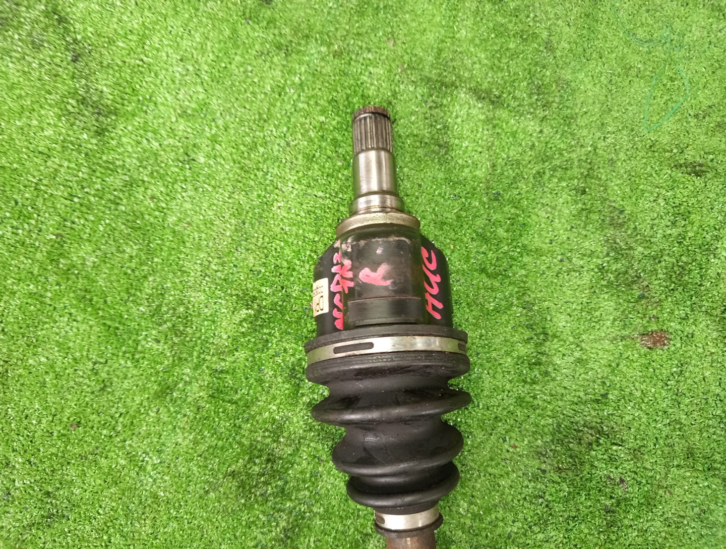 Привод правый передний TOYOTA IST, VITZ, COROLLA FIELDER, RACTIS, PORTE, SPADE, COROLLA  AXIO NCP110, NCP131, NZE161G, NCP120, NCP122, NCP141, NZE161 1NZ-FE 3 ракурс