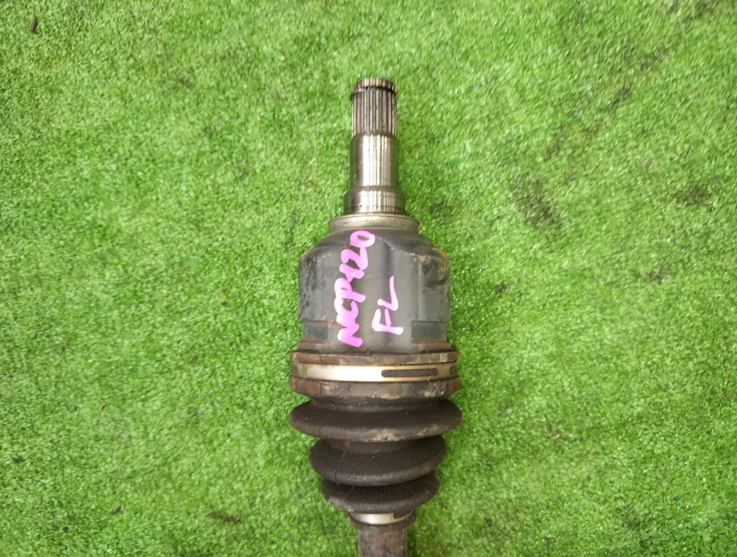 Привод левый передний TOYOTA IST, VITZ, COROLLA FIELDER, RACTIS, PORTE, SPADE, COROLLA  AXIO NCP110, NCP131, NZE161G, NCP120, NCP122, NCP141, NZE161 1NZ-FE 3 ракурс