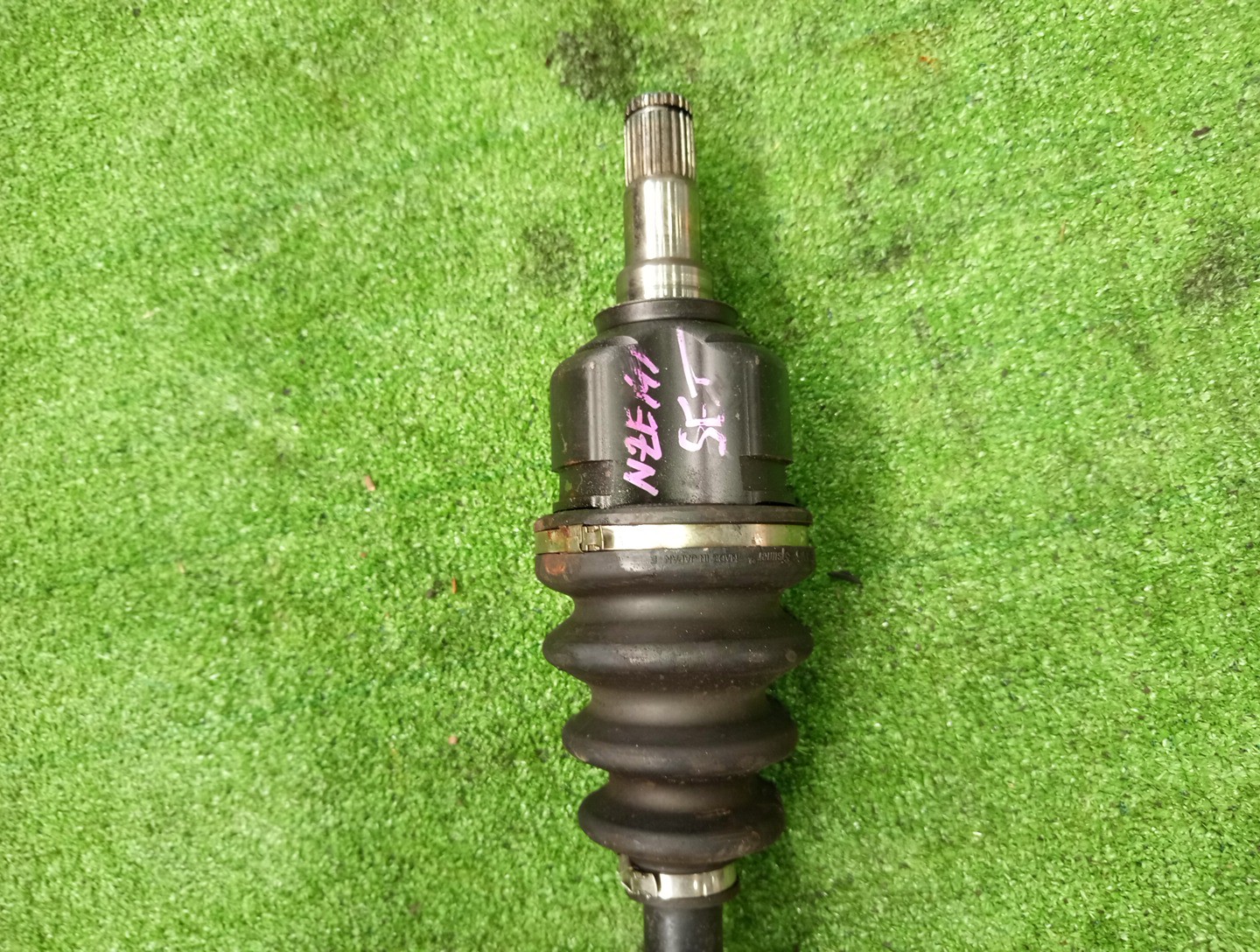 Привод левый передний TOYOTA COROLLA, PREMIO, COROLLA SPACIO, ALLION, COROLLA FIELDER, ALLEX, COROLLA RUNX, WILL VS, COROLLA  AXIO NZE121, NZE120, NZE141, NZT240, NZT260, NZE121N, NZE144G, NZE121G, NZE141G, NZE127, NZE144 1NZ-FE, 2NZ-FE 3 ракурс