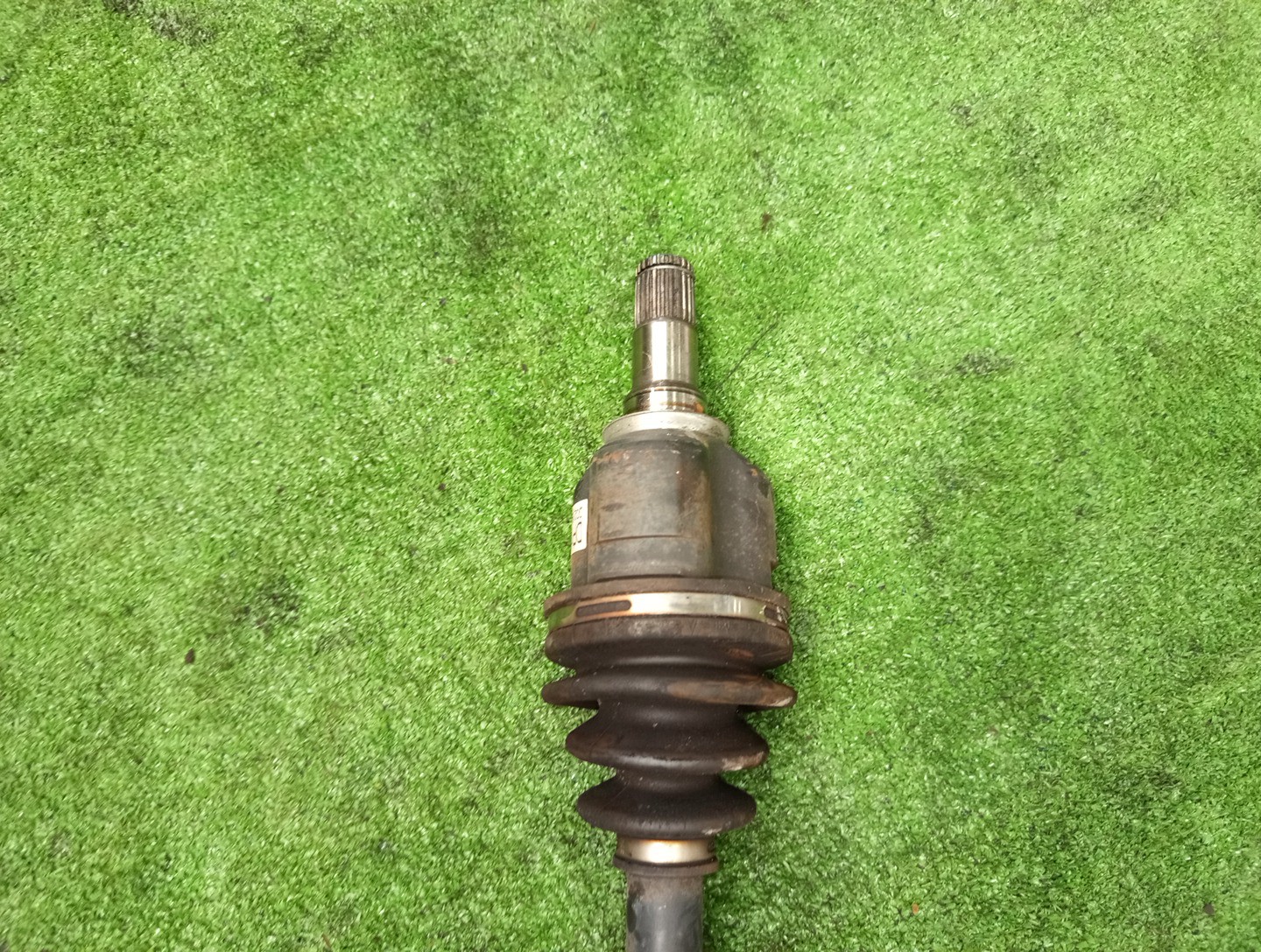 Привод правый передний TOYOTA IST, VITZ, COROLLA FIELDER, RACTIS, PORTE, SPADE, COROLLA  AXIO NCP110, NCP131, NZE161G, NCP120, NCP122, NCP141, NZE161 1NZ-FE 3 ракурс