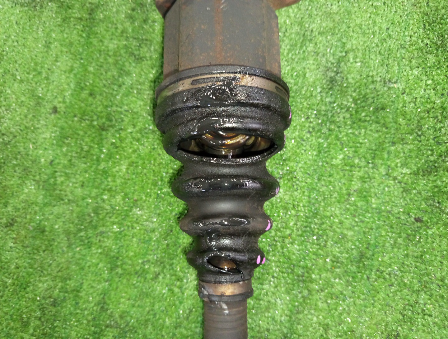 Привод правый передний TOYOTA CALDINA, PREMIO, ISIS, WISH, ALLION AZT241W, AZT240, ANM10G, ZRE152N, ANE10G 1AZ-FSE 4 ракурс