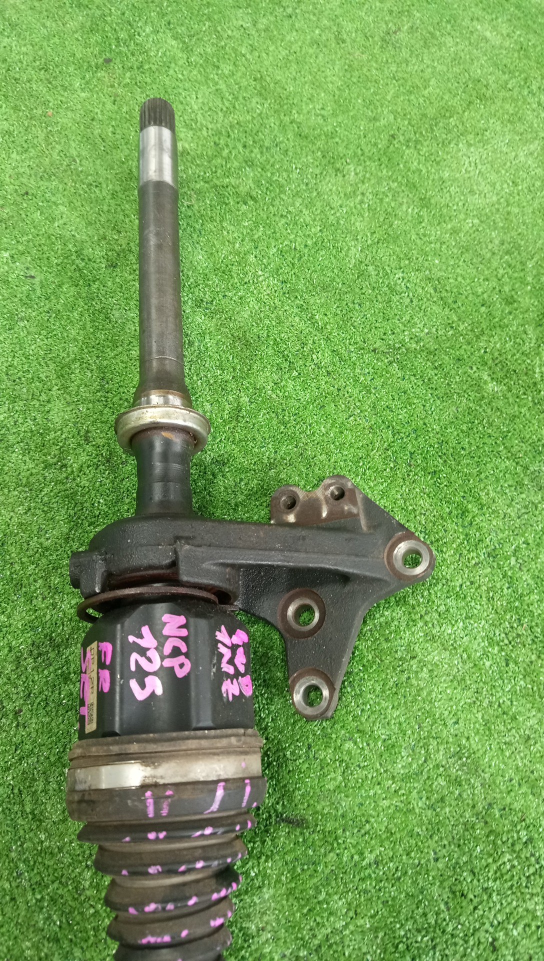Привод правый передний TOYOTA AXIO, PROBOX, COROLLA FIELDER, RACTIS, PORTE, SUCCEED, SPADE, COROLLA  AXIO NZE164, NCP165V, NZE164G, NCP125, NCP145 1NZ-FE 3 ракурс