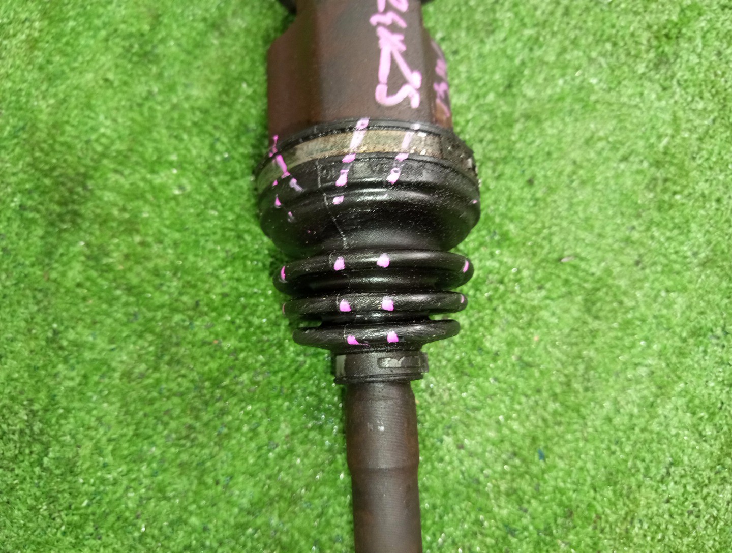 Привод правый передний MAZDA DEMIO, VERISA DY3W, DY5W, DY3R, DC5R, DC5W ZJ-VE, ZY-VE 4 ракурс
