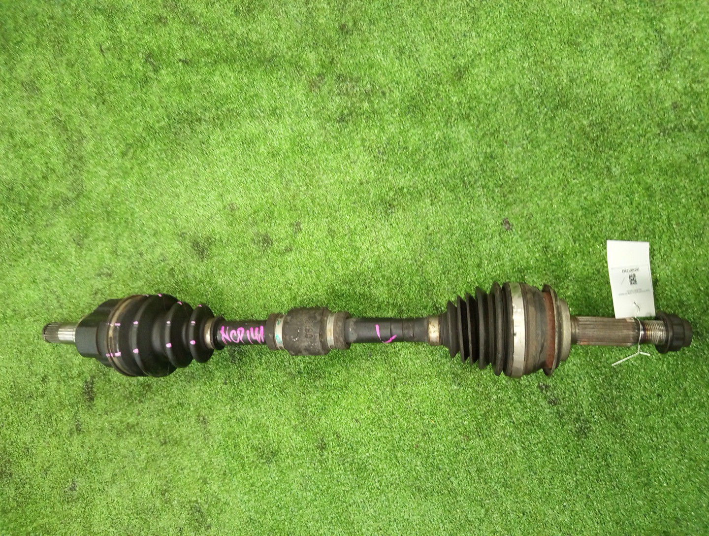 Привод левый передний TOYOTA IST, VITZ, COROLLA FIELDER, RACTIS, PORTE, SPADE, COROLLA AXIO NCP110, NCP131, NZE161G, NCP120, NCP122, NCP141, NZE161 1NZ-FE 1 ракурс Привод левый передний TOYOTA IST, VITZ, COROLLA FIELDER, RACTIS, PORTE, SPADE, COROLLA AXIO NCP110, NCP131, NZE161G, NCP120, NCP122, NCP141, NZE161 1NZ-FE 1 ракурс