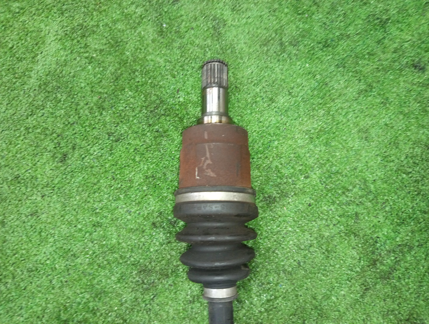 Привод правый передний HONDA FIT ARIA, FIT GD6, GD8, GD3, GD1 L13A, L15A 3 ракурс