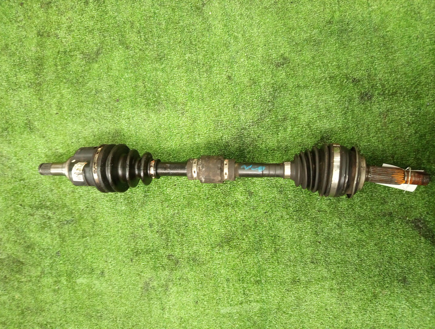 Привод левый передний TOYOTA IST, VITZ, COROLLA FIELDER, RACTIS, PORTE, SPADE, COROLLA AXIO NCP110, NCP131, NZE161G, NCP120, NCP122, NCP141, NZE161 1NZ-FE 1 ракурс Привод левый передний TOYOTA IST, VITZ, COROLLA FIELDER, RACTIS, PORTE, SPADE, COROLLA AXIO NCP110, NCP131, NZE161G, NCP120, NCP122, NCP141, NZE161 1NZ-FE 1 ракурс