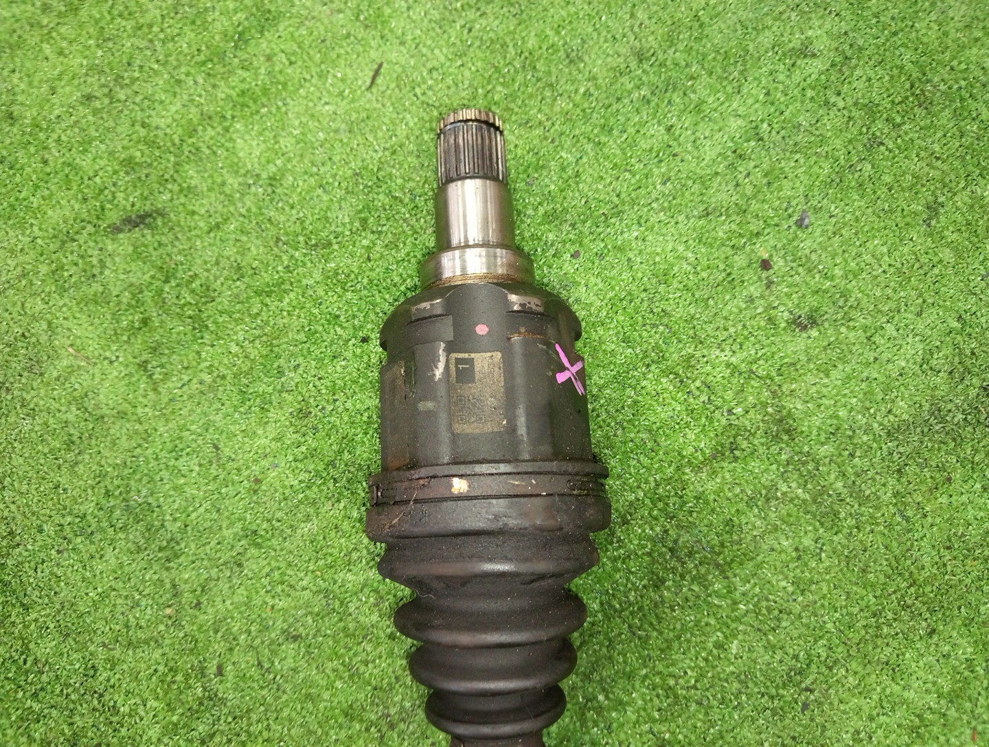 Привод левый передний TOYOTA NOAH, VOXY ZRR70W, ZRR70G 3ZR-FE, 3ZR-FAE 3 ракурс Привод левый передний TOYOTA NOAH, VOXY ZRR70W, ZRR70G 3ZR-FE, 3ZR-FAE 3 ракурс
