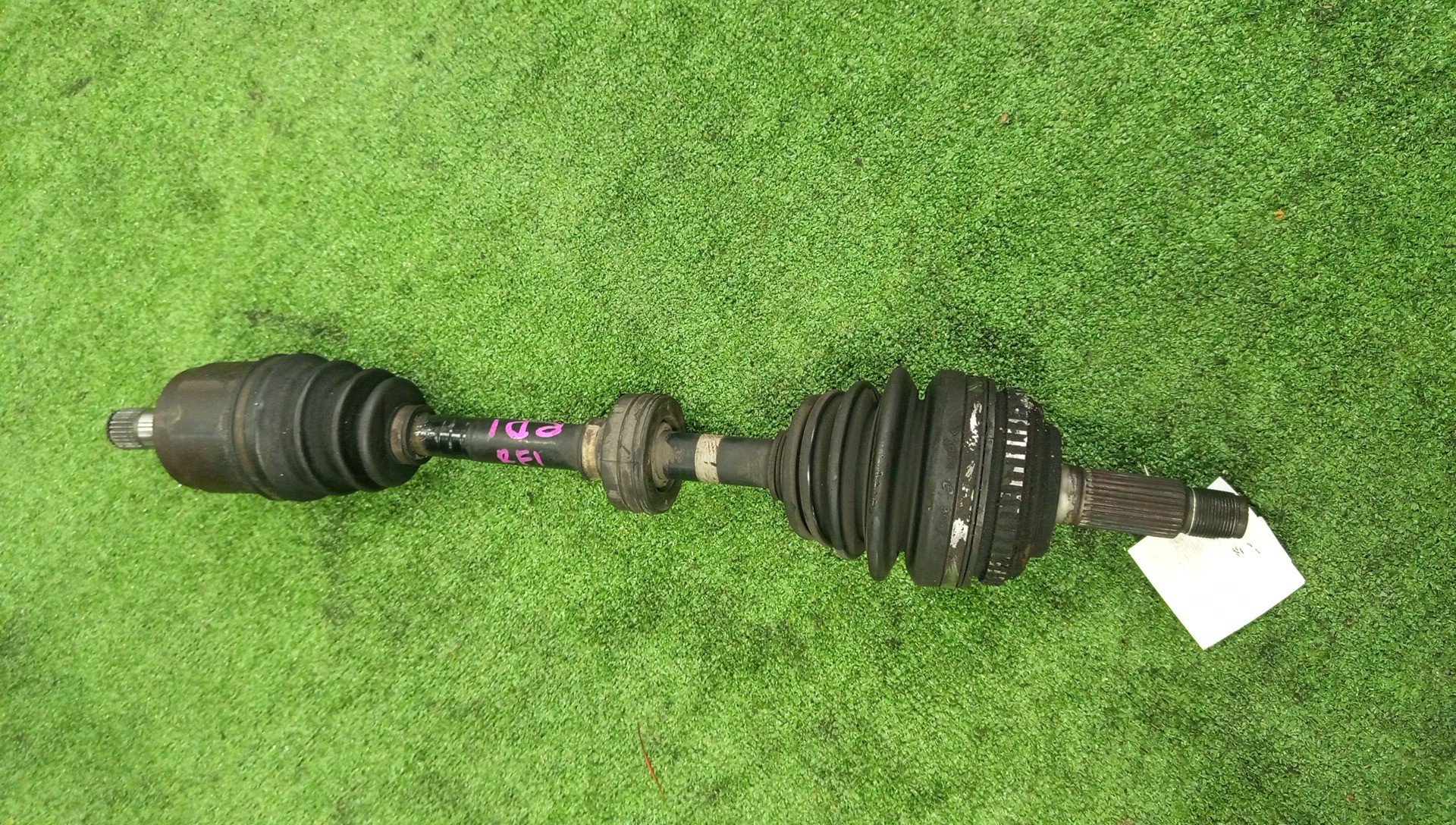 Привод правый передний HONDA S-MX, STEPWGN RH1, RH2, RF1, RF2 B20B 1 ракурс