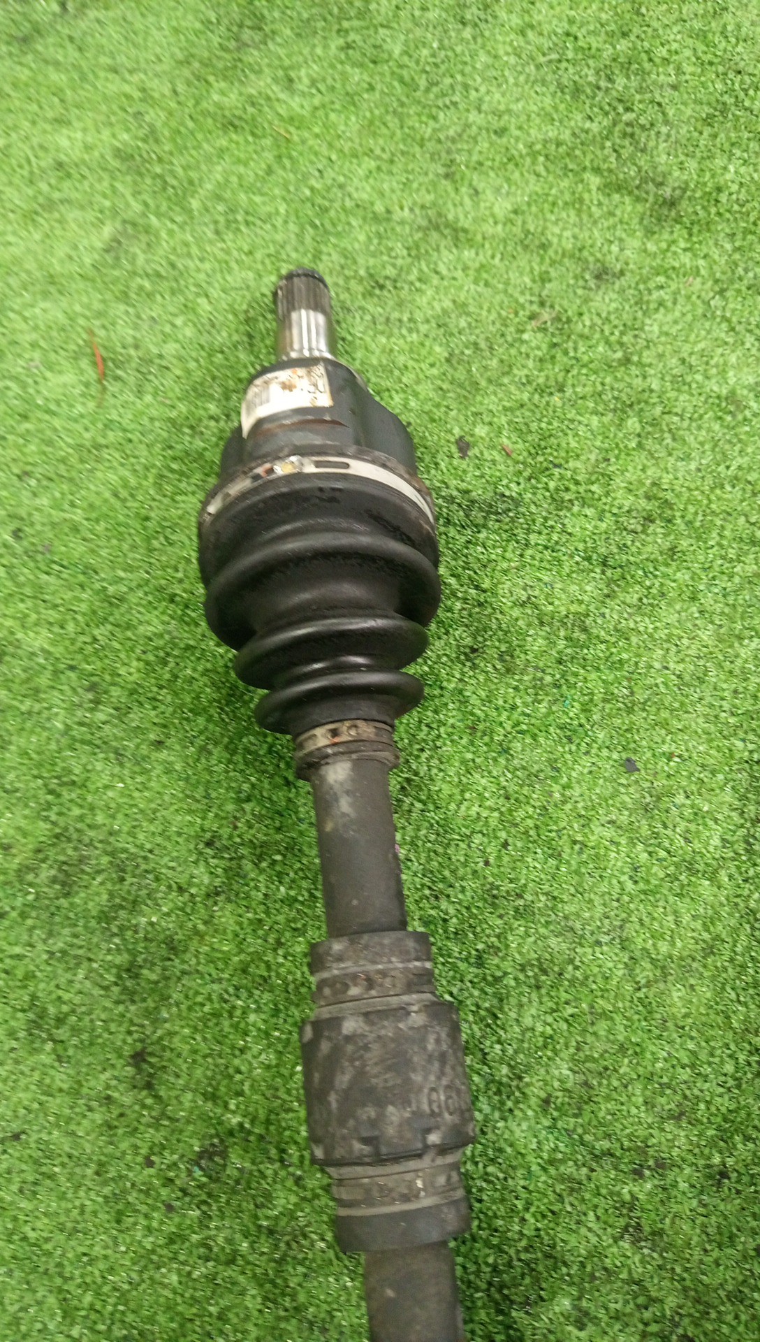 Привод левый передний TOYOTA IST, VITZ, COROLLA FIELDER, RACTIS, PORTE, SPADE, COROLLA  AXIO NCP110, NCP131, NZE161G, NCP120, NCP122, NCP141, NZE161 1NZ-FE 3 ракурс