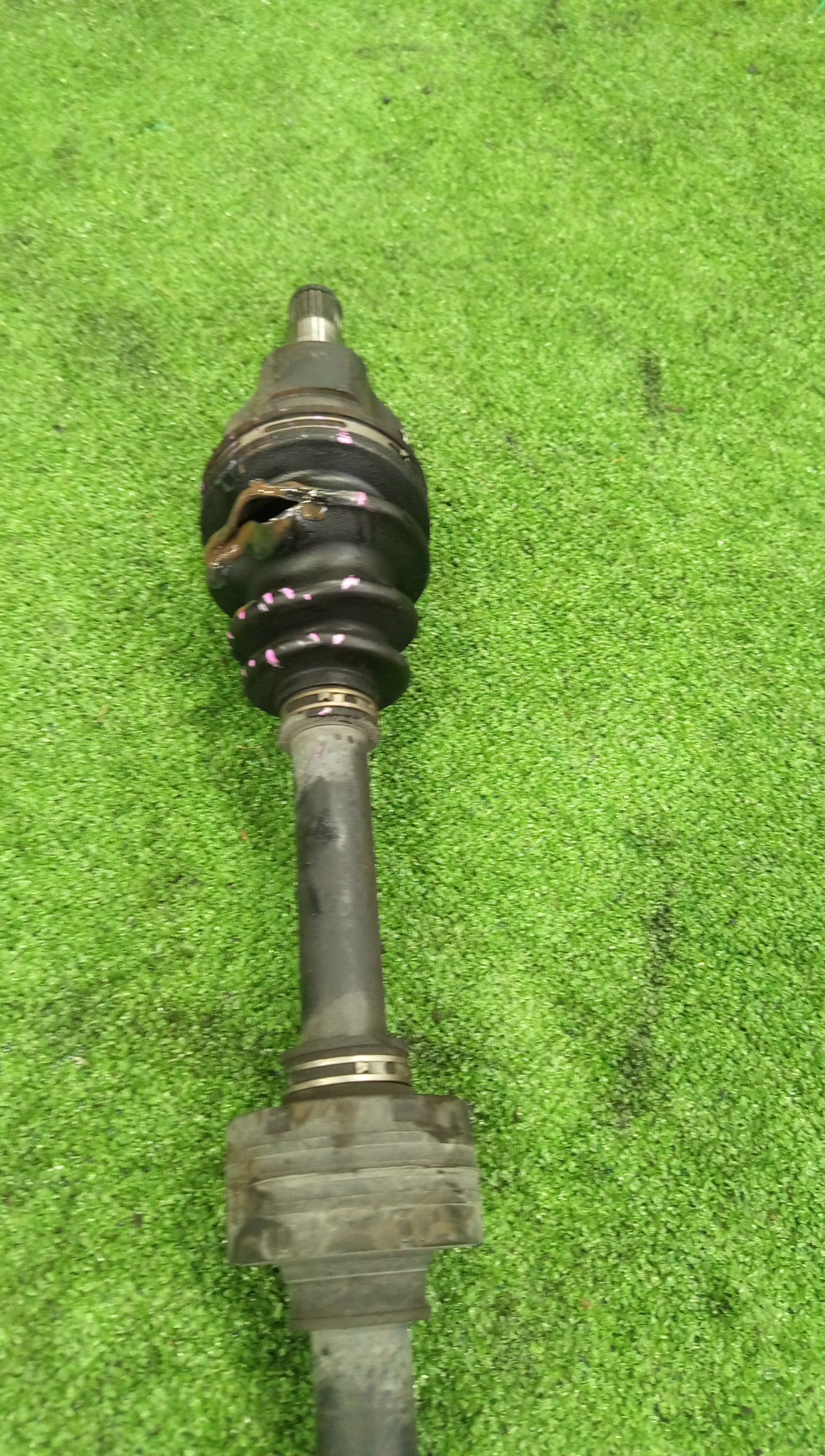 Привод правый передний TOYOTA IST, VITZ, COROLLA FIELDER, RACTIS, PORTE, SPADE, COROLLA  AXIO NCP110, NCP131, NZE161G, NCP120, NCP122, NCP141, NZE161 1NZ-FE 3 ракурс