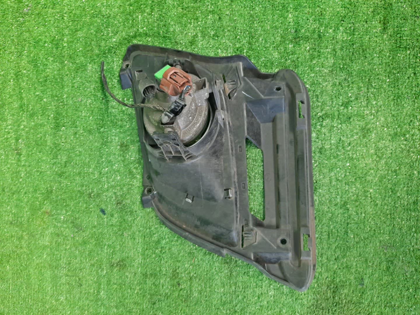 Туманка правая передняя MAZDA MPV LY3P L208-50C21 2 ракурс