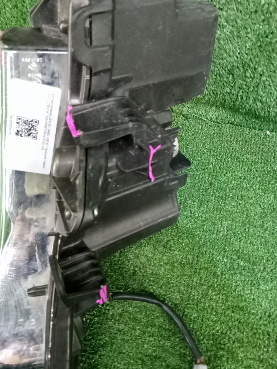 Туманка левая передняя LEXUS LS460 USF40 3 ракурс Туманка левая передняя LEXUS LS460 USF40 3 ракурс