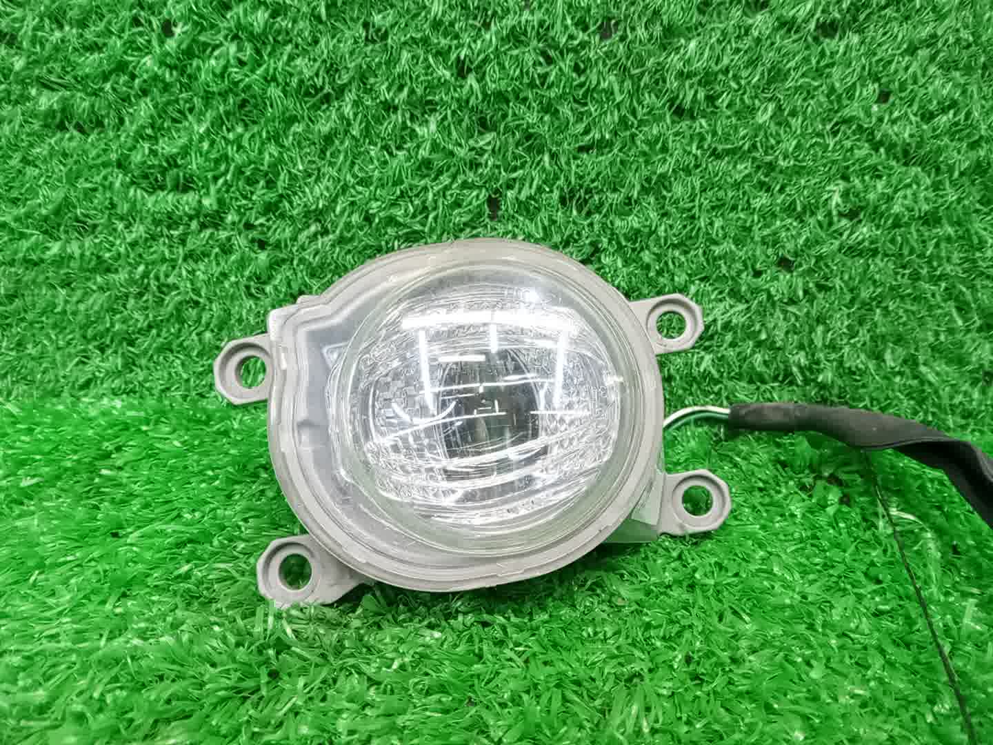 Туманка правая передняя TOYOTA COROLLA ZWE211 1 ракурс
